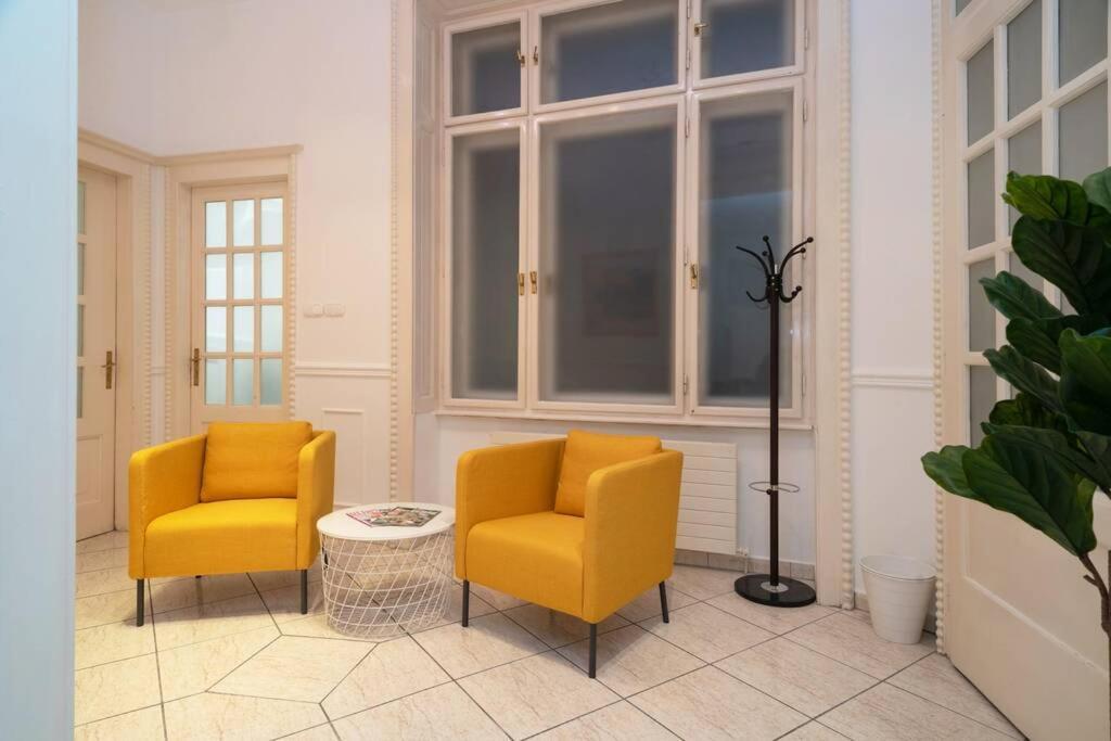 Best Located, 150 M2 5 Bedrooms Apt., บูดาเปสต์ ภายนอก รูปภาพ